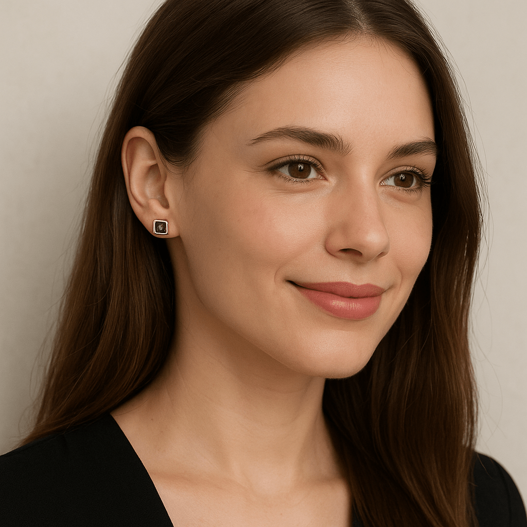 Mimuka Jewels 18K Yellow Gold Carré Amethyst Stud Earrings - MIMUKA